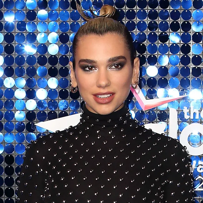 Pelvic' Cut-Out Pants Like This—Dua 