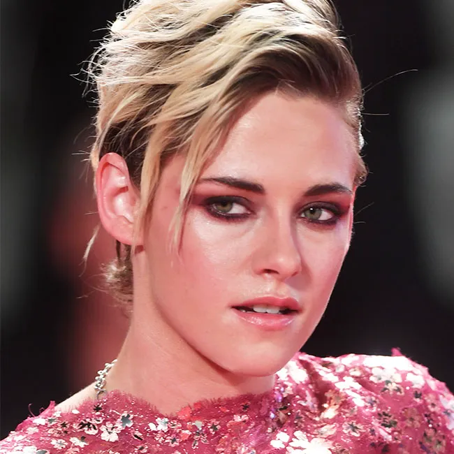 Kristen Stewart stunning in elegant red carpet attire