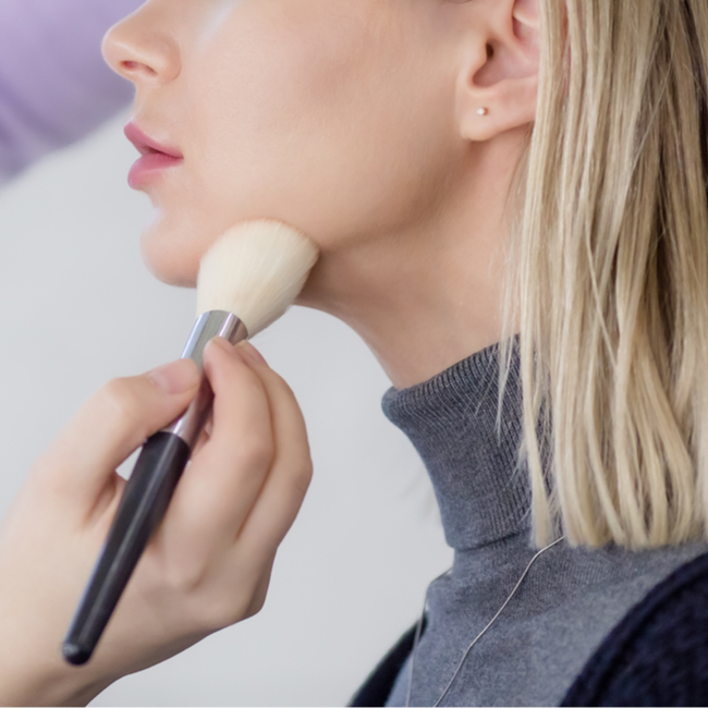 The Best Contour Hacks For A Double Chin, According To A Makeup Artist