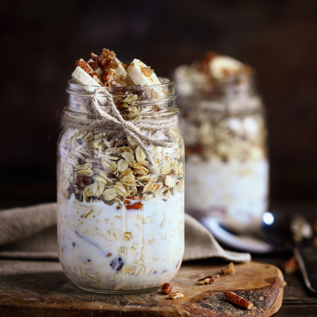 overnight oats with bananas in mason jar