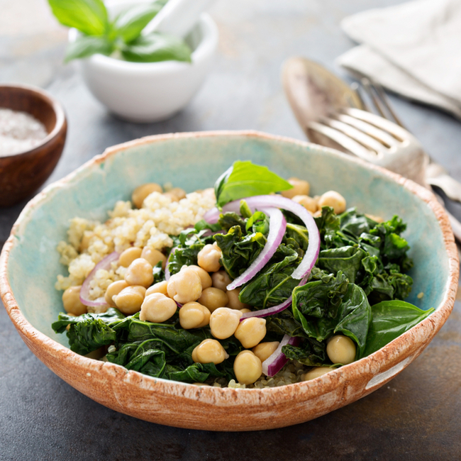 bowl with quinoa, chickpeas, kale, red onion