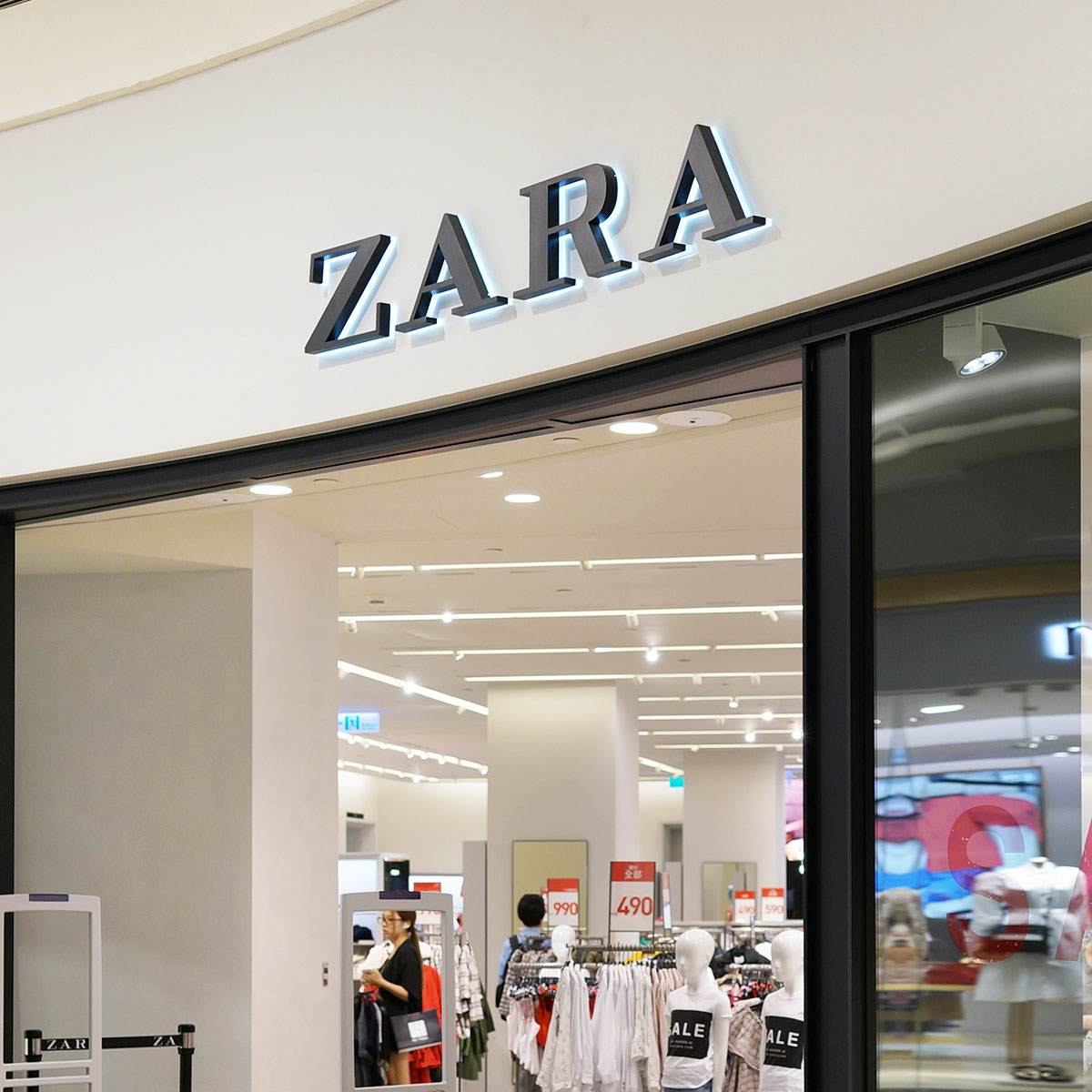 Zara turkey сайт. Zara Турция. Zara sale.