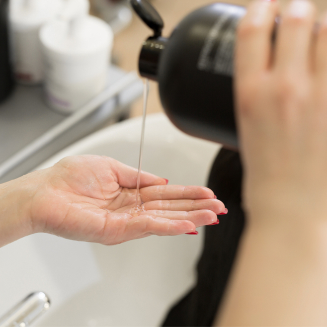 https://www.shefinds.com/files/2022/06/pouring-shampoo-into-hand.jpg