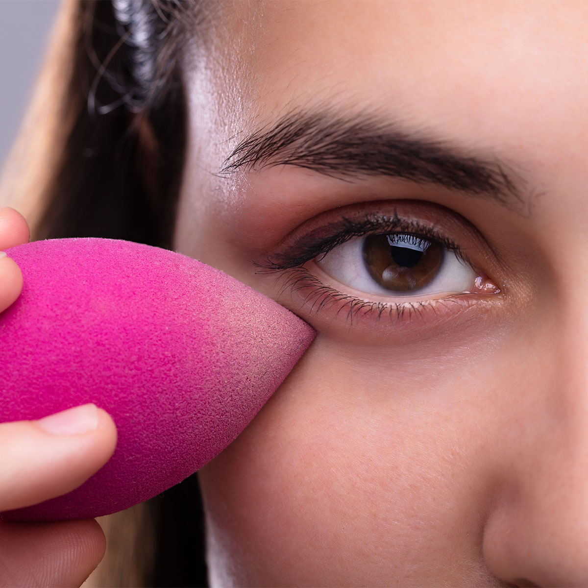 Губка для макияжа. Спонжи для макияжа. Бьюти блендер beautyblender. Спонж для макияжа beautyblender. Beauty blender оригинал.