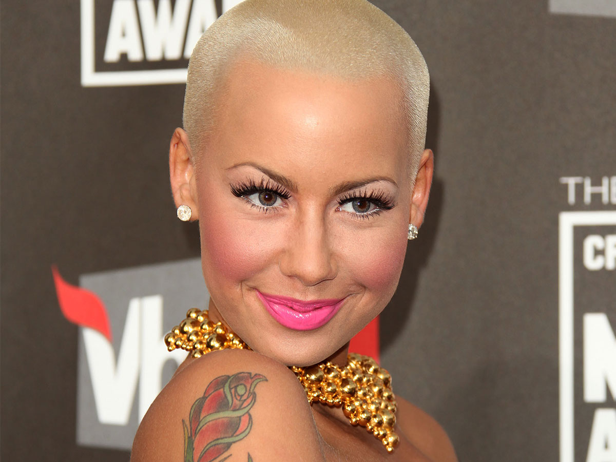 amber rose short blonde hair bright pink lipstick