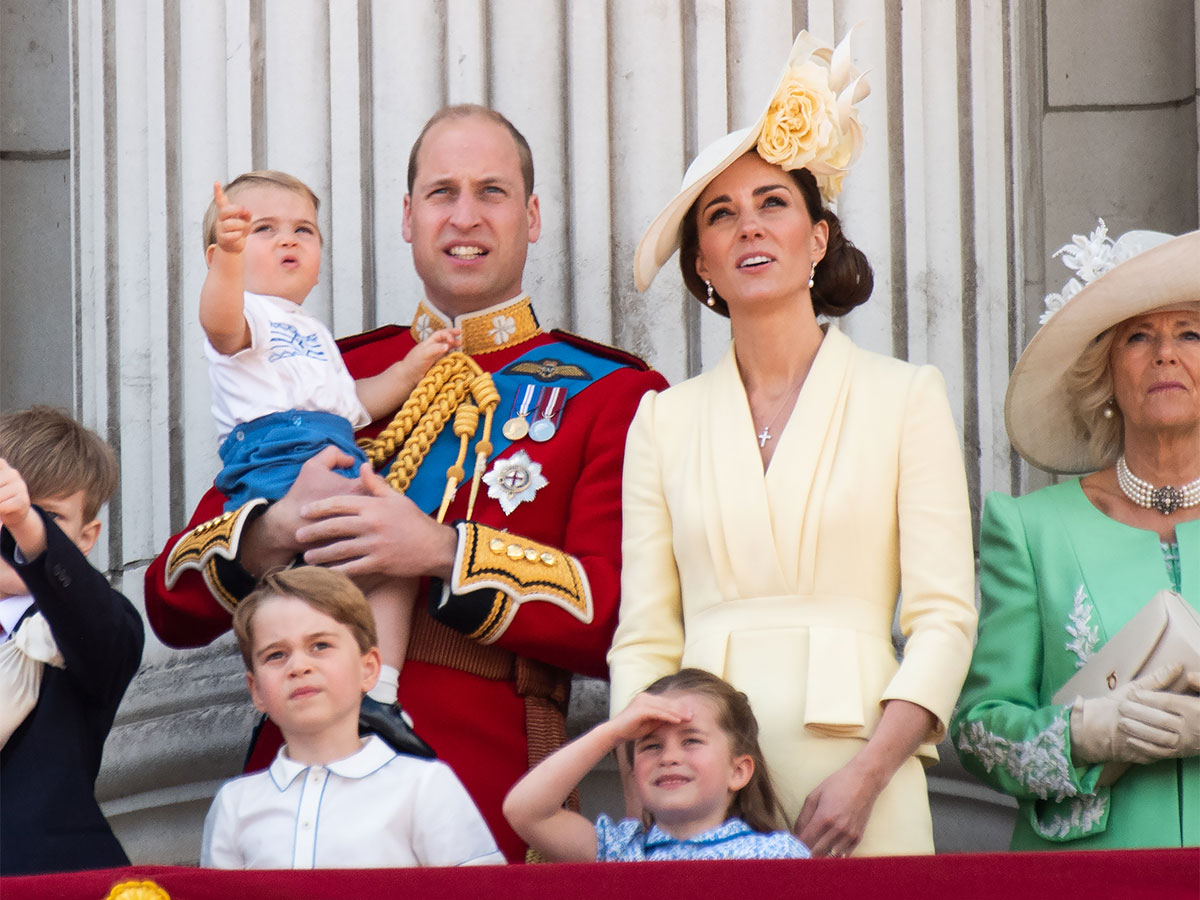prince william red military uniform kate middleton yellow dress balcony prince george princess charlotte prince louis
