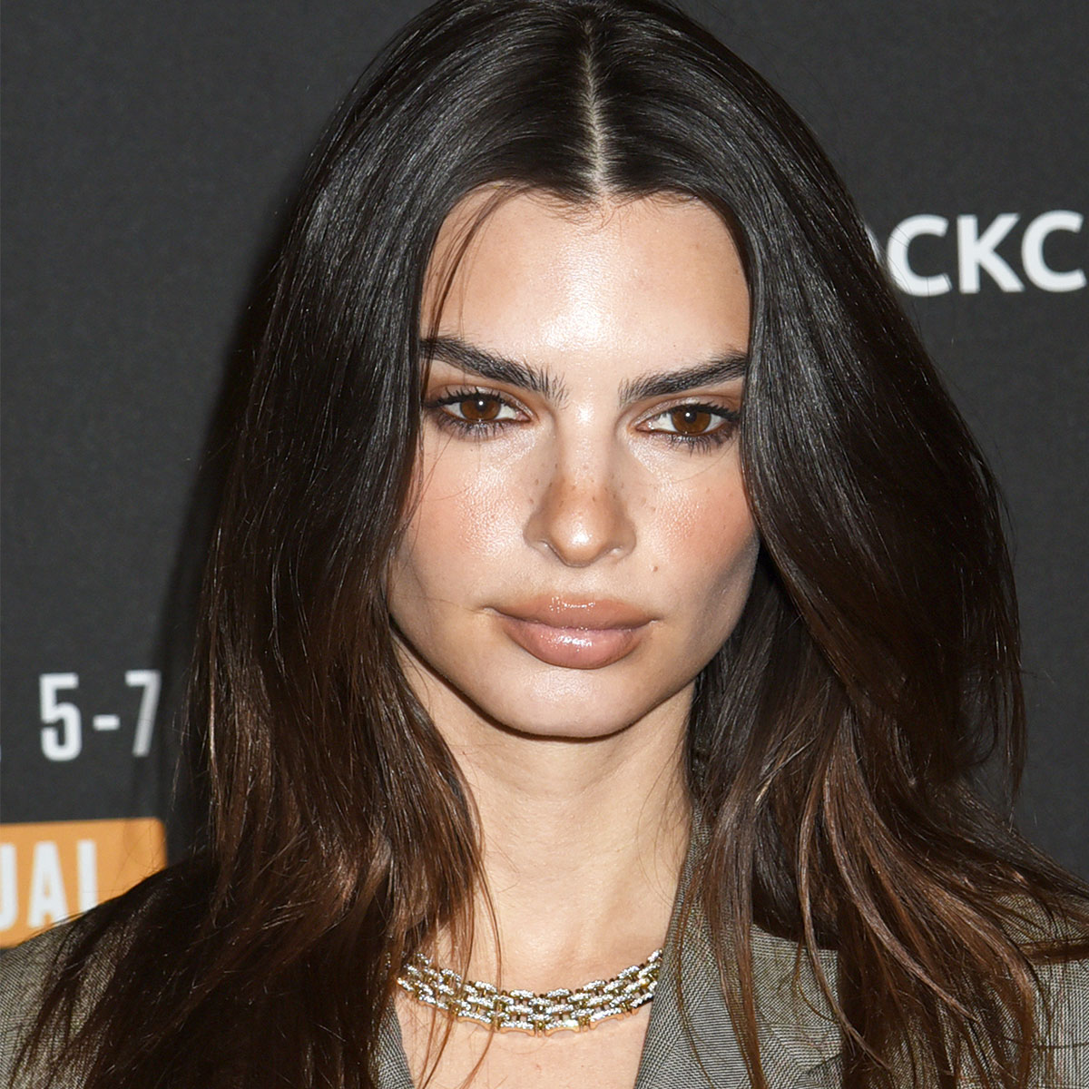 Celebrities Can’t Stop Wearing This LowRise Skirt Trend—Emily