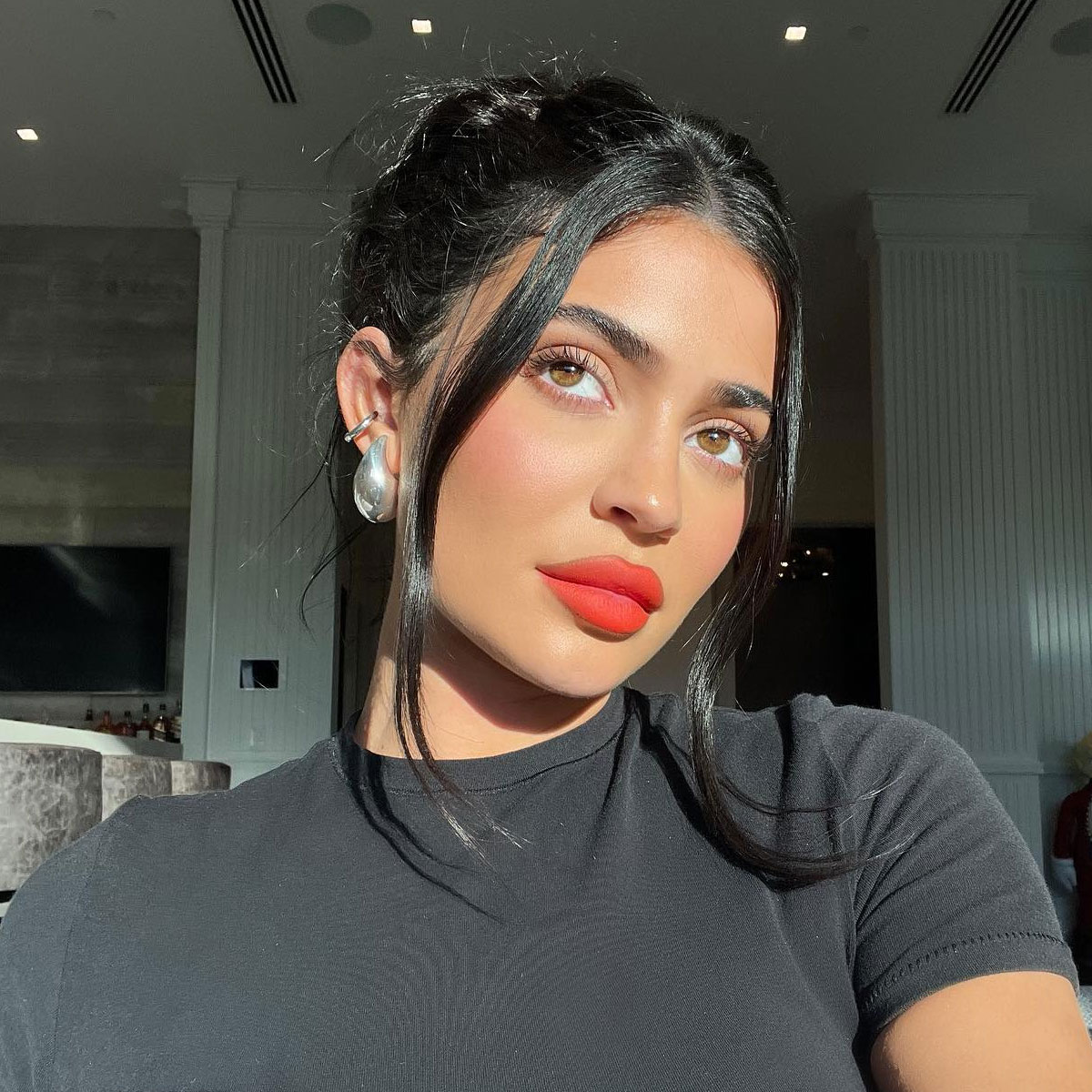 Celebs Are Bleaching Their Brows In Dramatic New Beauty Trend—Fans Are