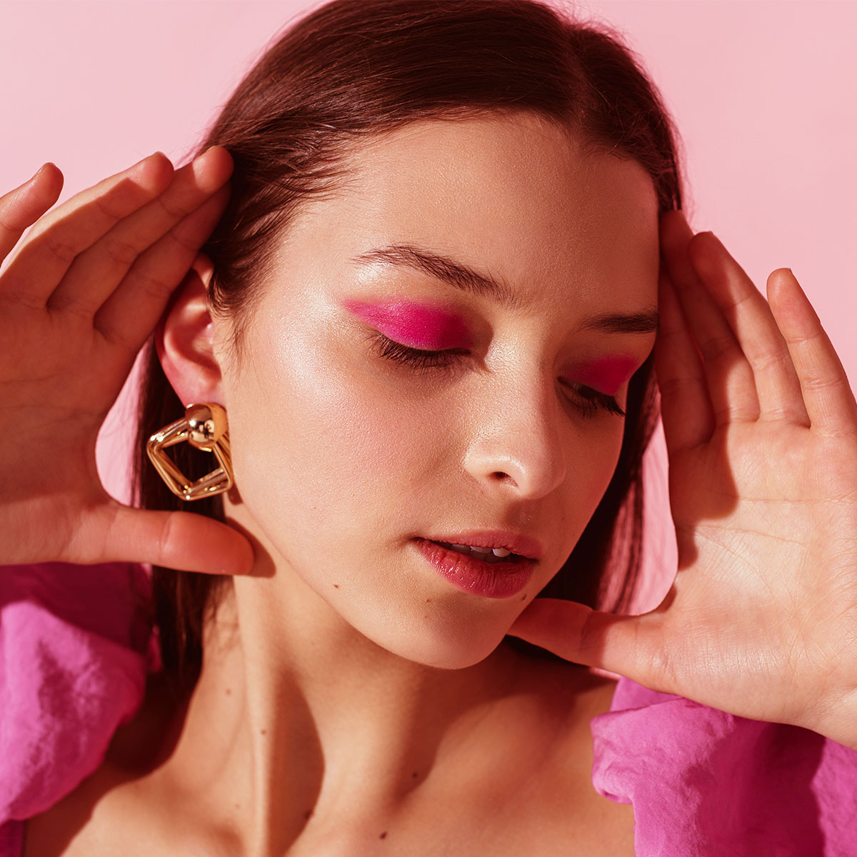 22 Neon Makeup Looks That Are Totally