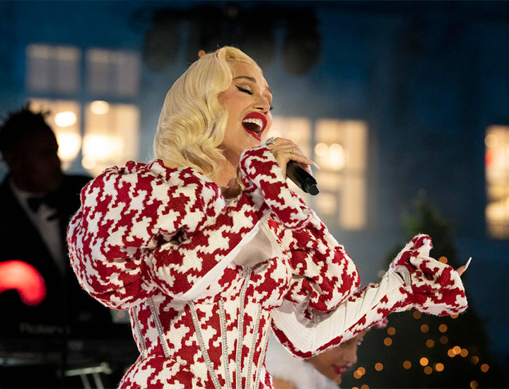 Gwen Stefani Rockerfeller Center Christmas Tree Lighting performance