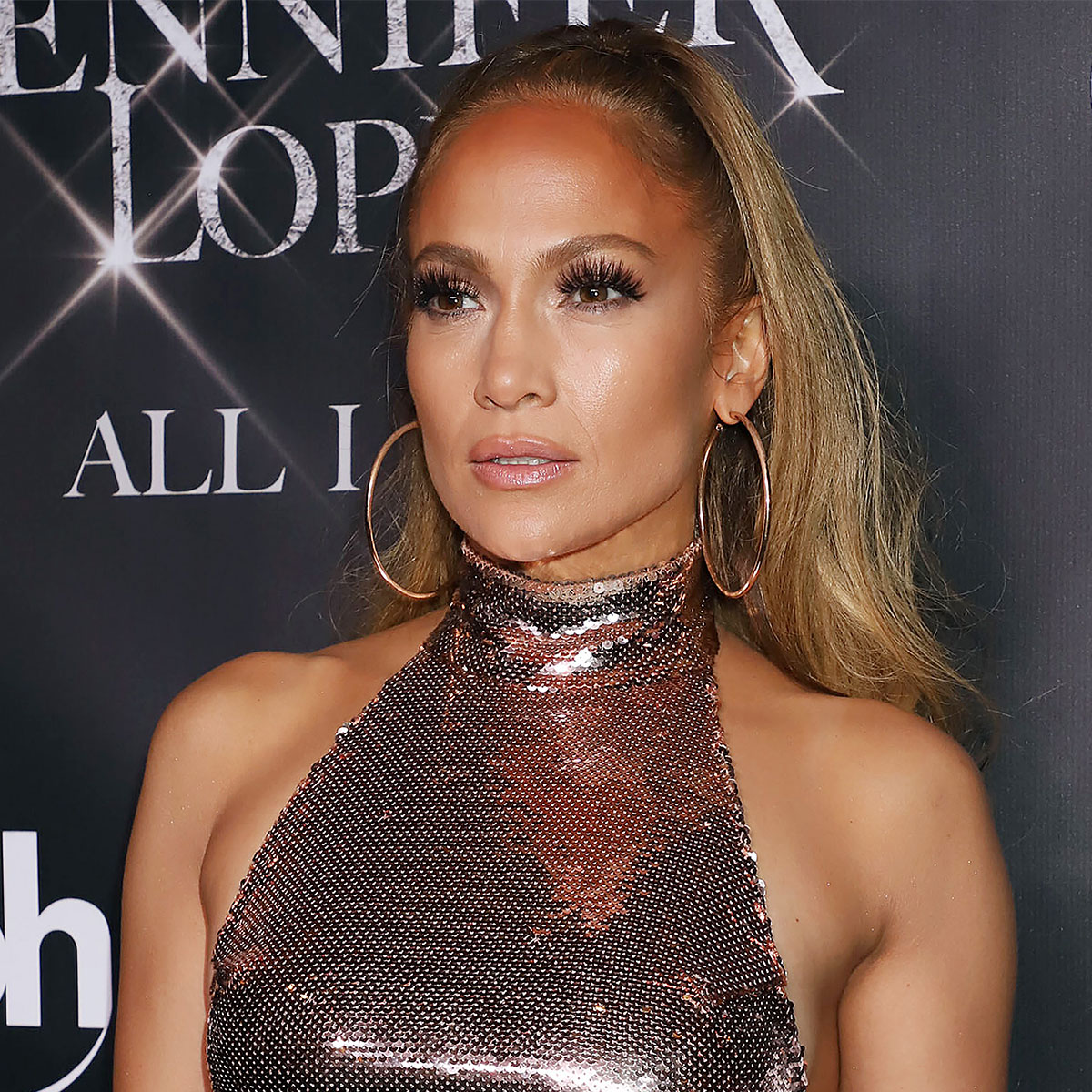 Jennifer Lopez Upskirt American Idol - Jennifer Lopez Poses In A White Corset Top And Low-Rise Leather Skirt For  Her New Albumâ€”Fans Are In Shambles! - SHEfinds