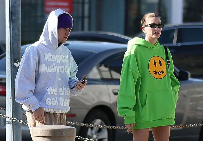 Hailey Bieber green hoodie Justin Bieber grey hoodie