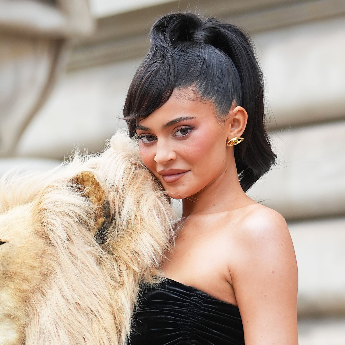 Kylie Jenner's Plunging Blue Velvet Dress: Paris Fashion Week