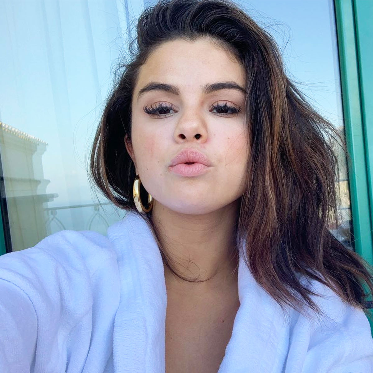 Selena Gomez Arrived In Cabo For New Year's With Brooklyn Beckham
