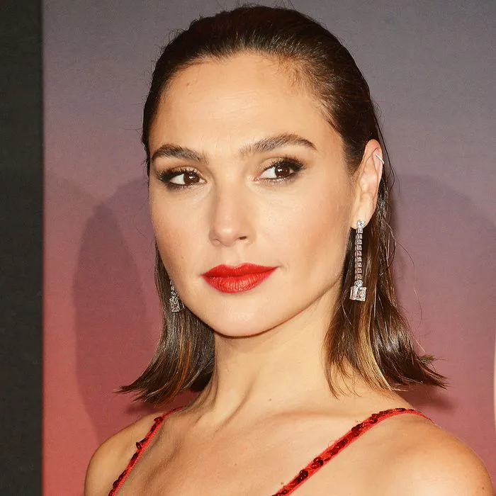Gal Gadot Shows Off Her Toned Legs In A Cheeky Photoshoot Don t Gal Gadot Shows Off Her Toned Legs In A Cheeky Photoshoot Don t