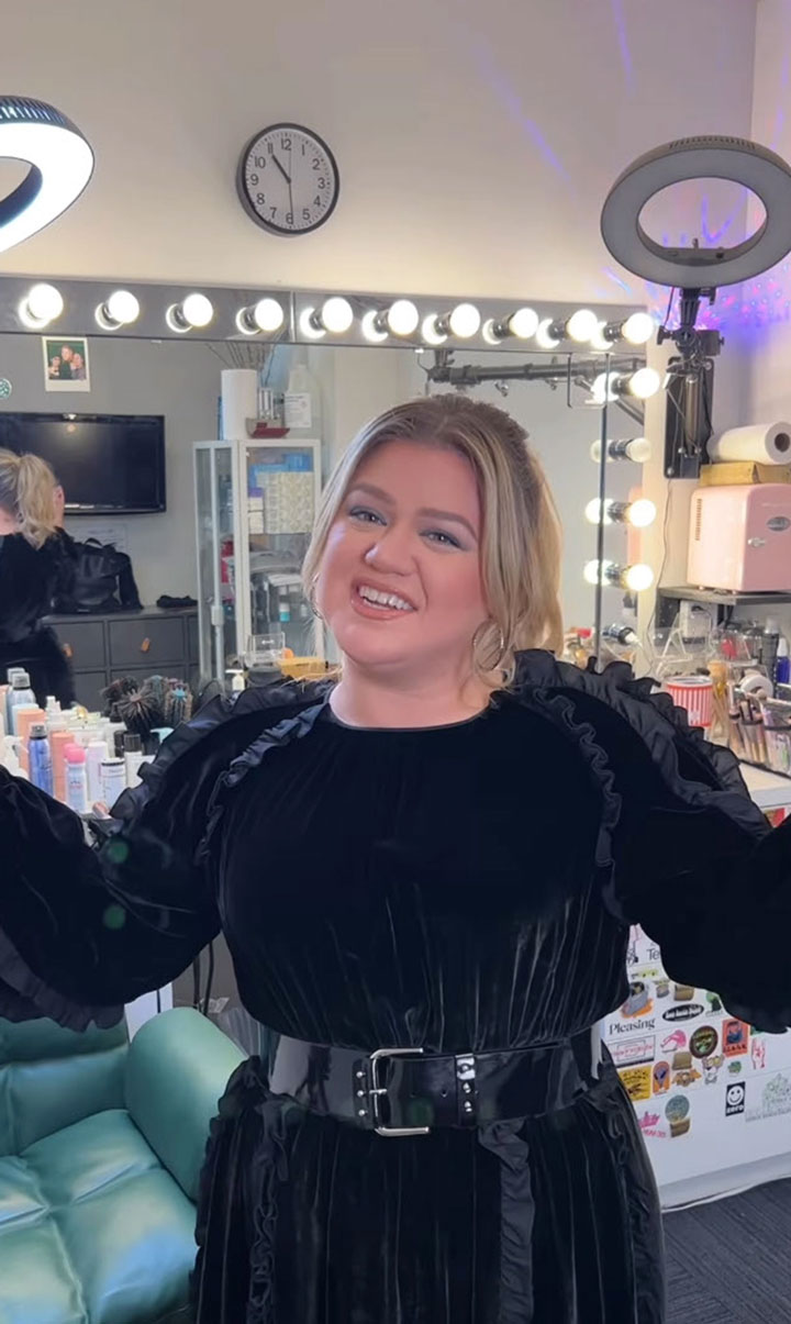 Kelly Clarkson Instagram announcement new album Chemistry