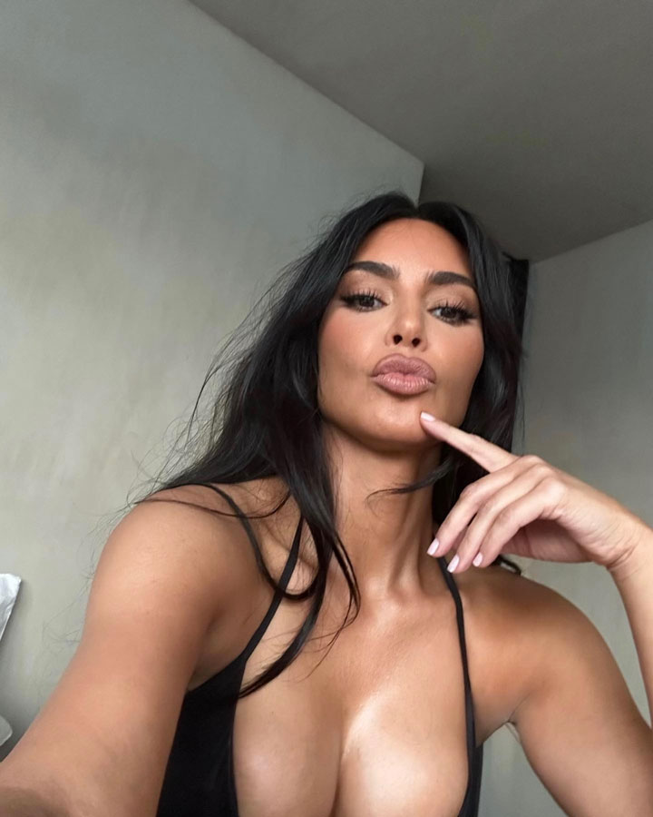 Kim Kardashian Instagram bikini picture