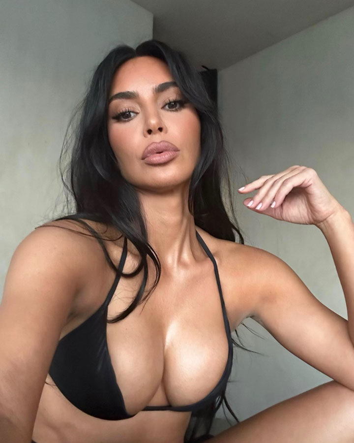 Kim Kardashian Instagram selfie