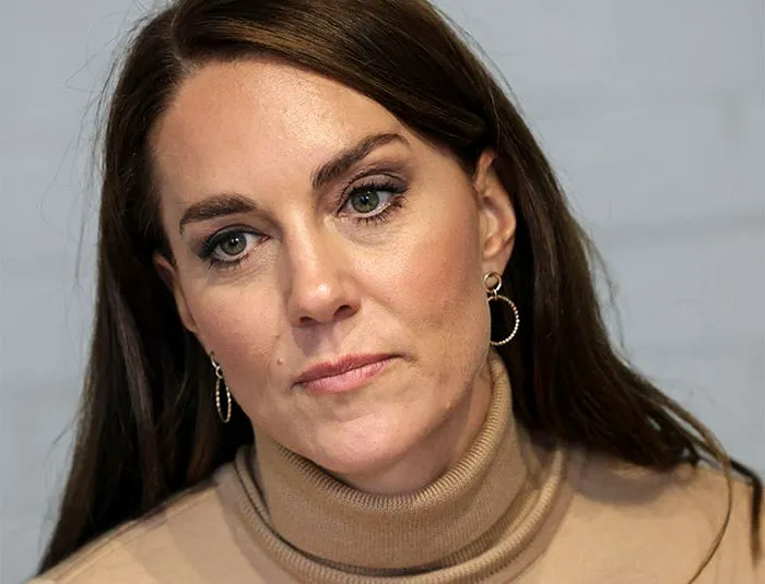 Kate Middleton beige turtleneck
