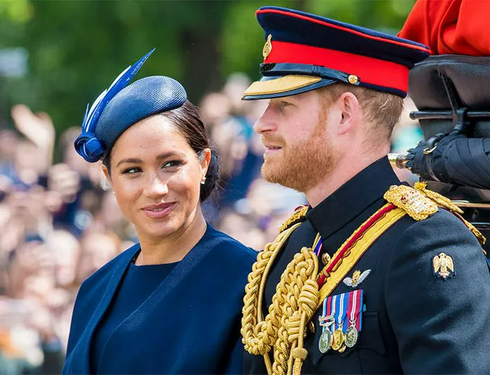 Meghan Markle Prince Harry in carriage