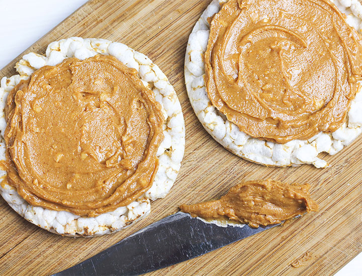 Rice cake with nut butter