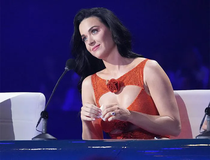 Katy Perry judging on 'American Idol' orange dress