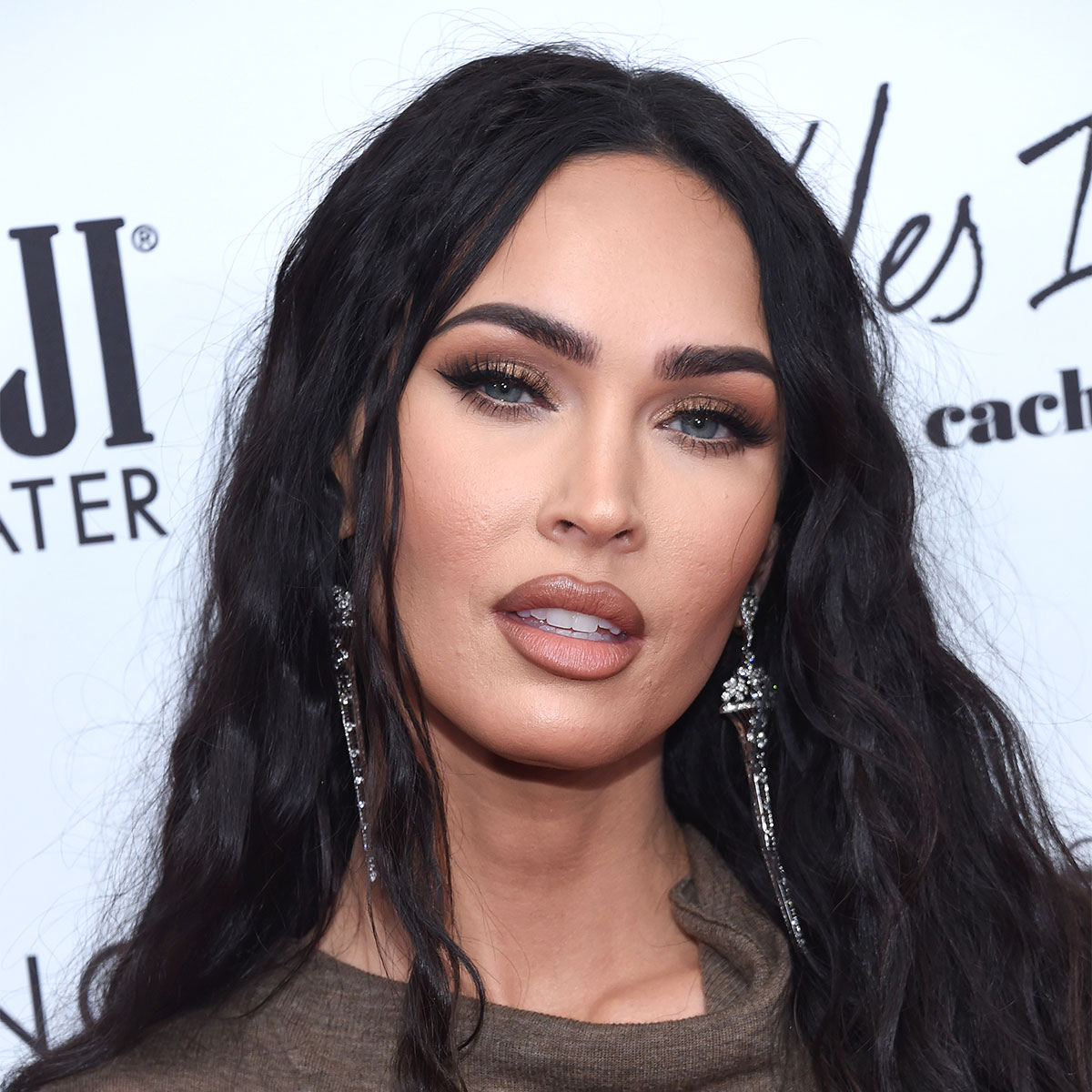Megan Fox Sizzles In A Barely-There Bikini On The Cover Of 'Sports  Illustrated' Following Split From MGK—'Now That's How You Handle A  Breakup!' - SHEfinds