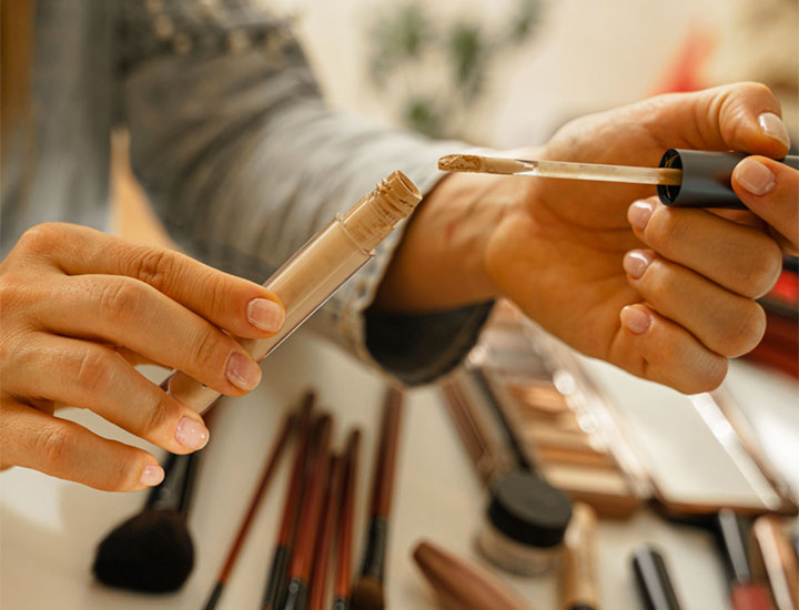 makeup-tubes-concealer