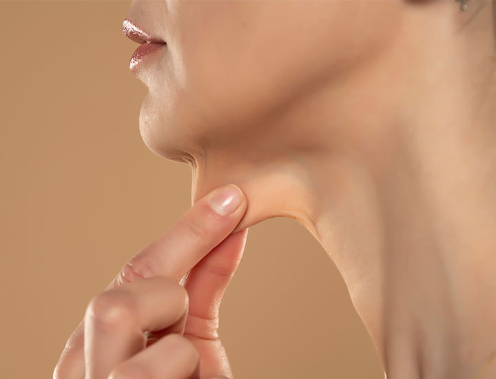 profile-woman-pinching-neck