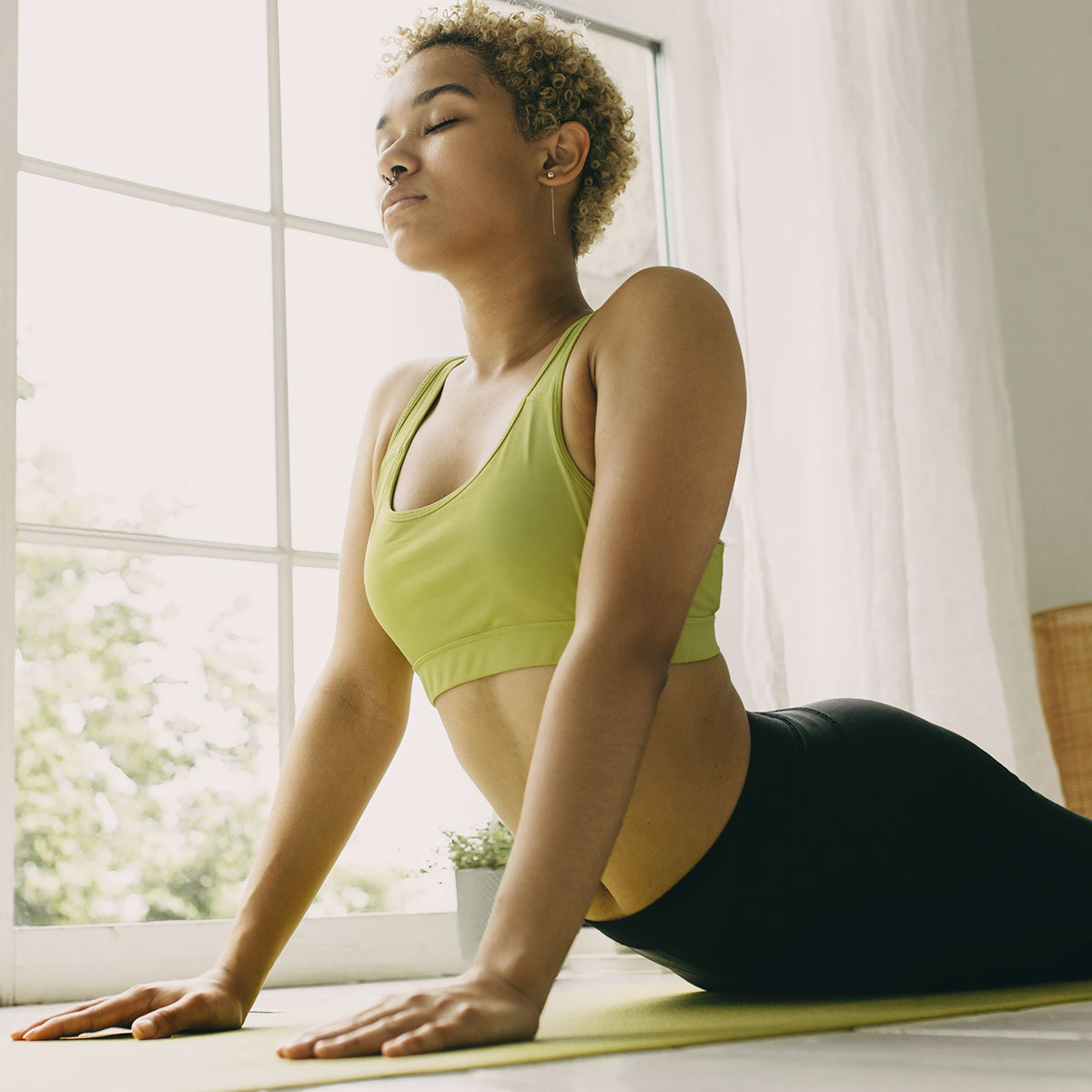 5 Easy Yoga Moves To Target Visceral Fat And Build Core Strength