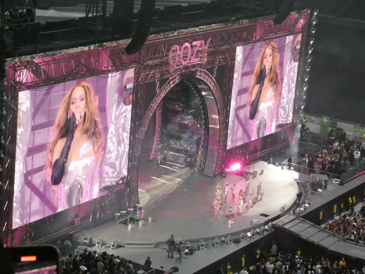 beyonce performs tottenham stadium 2023