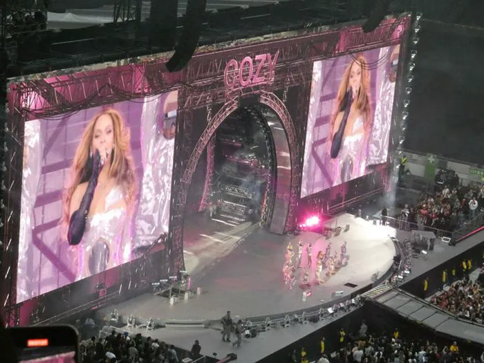 beyonce tottenham stadium renaissance world tour concert screens