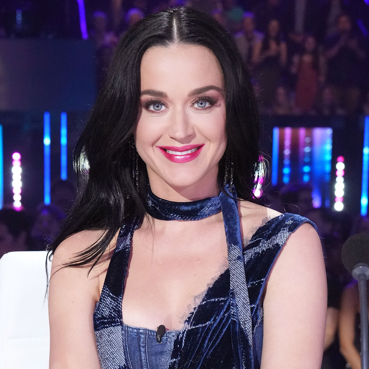 katy perry hosting american idol as judge red lipstick blue dress headshot