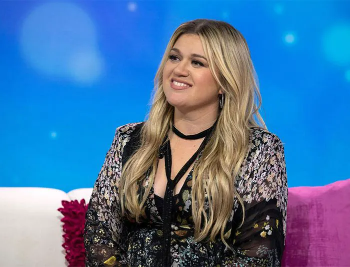 kelly clarkson floral multicolor dress the today show appearance new york city