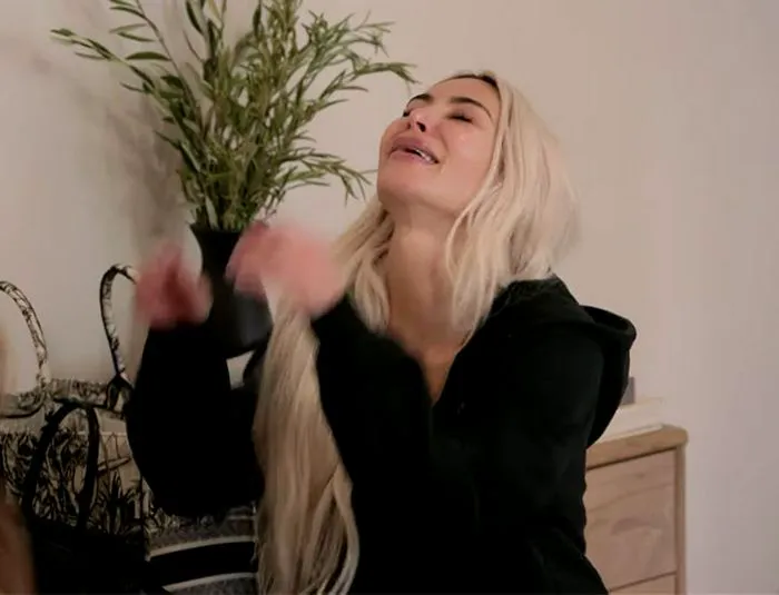 Kim Kardashian crying over Kanye Hulu The Kardashians