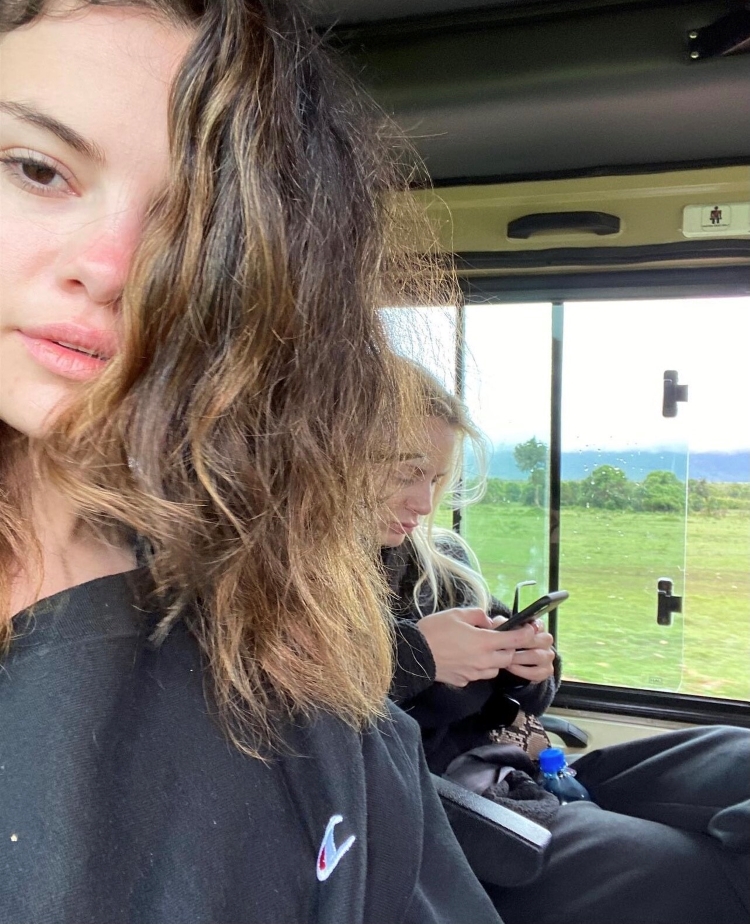 Selena Gomez shuts down haters with stunning makeup-free selfies on social  media