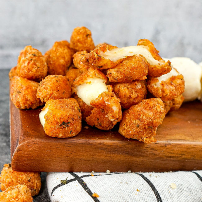 gooey fried cheese curds