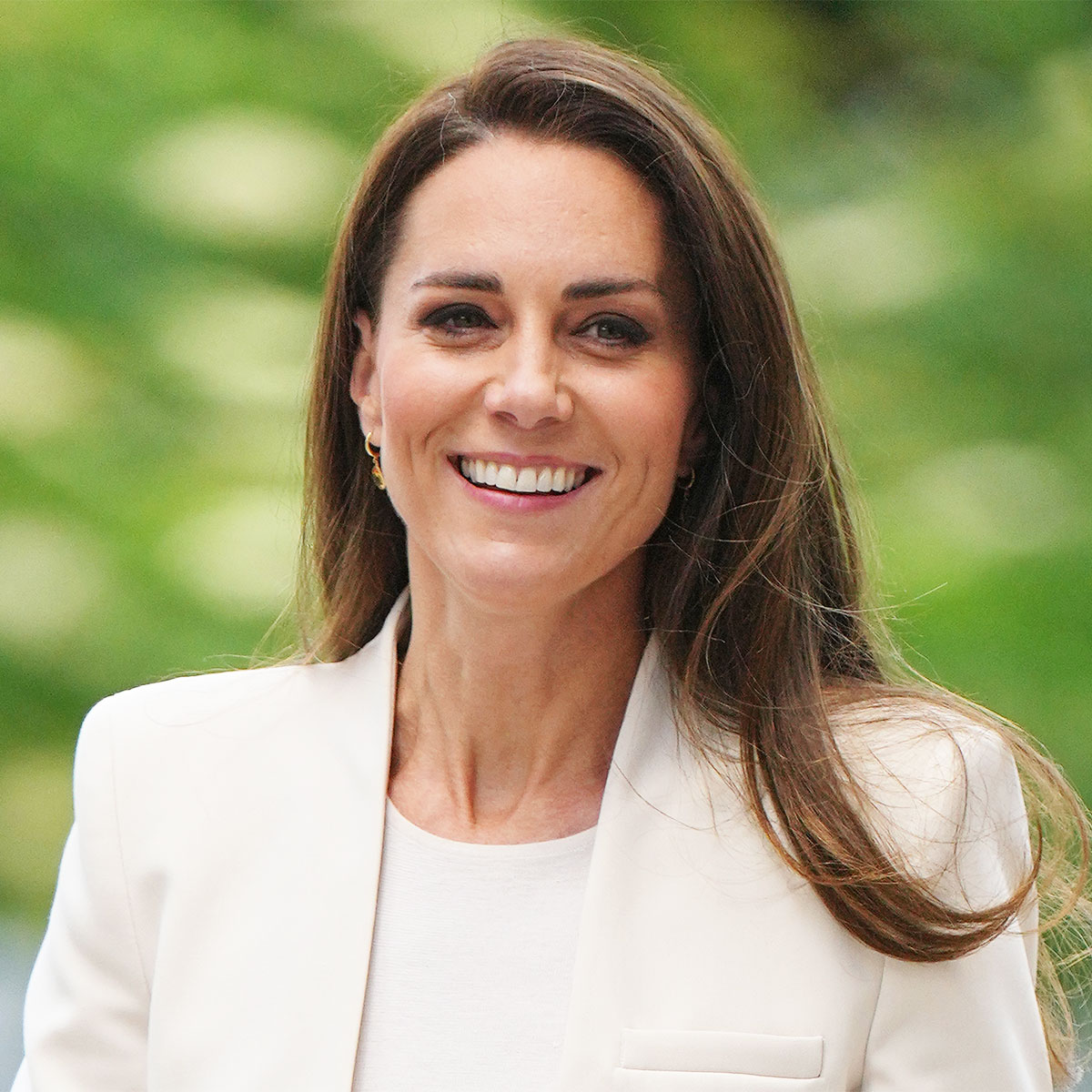 Kate Middleton Wowed In A (Familiar) White Zara Blazer At The Rugby World  Cup - SHEfinds