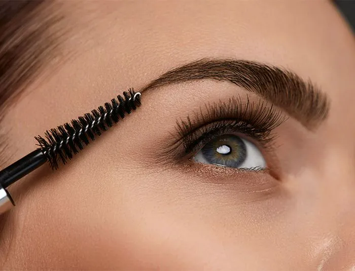 eye-with-eyebrows-done
