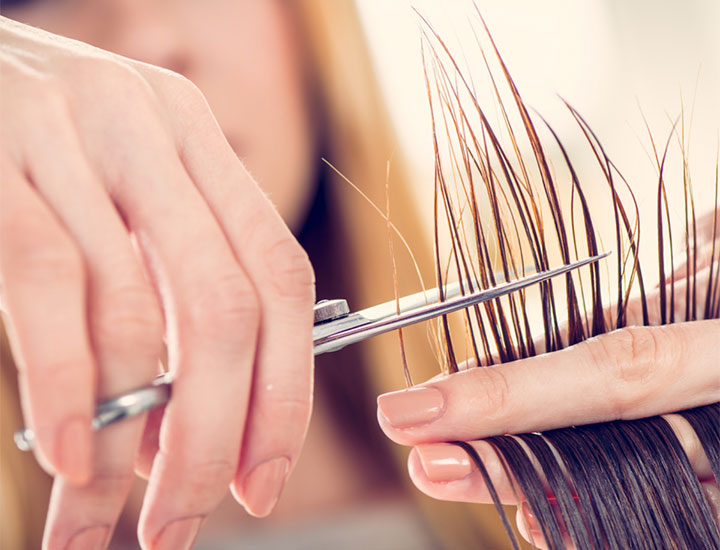 hairdresser-giving-trim