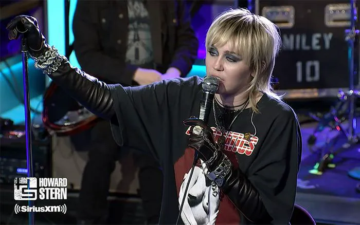 Miley Cyrus Howard Stern December 2020
