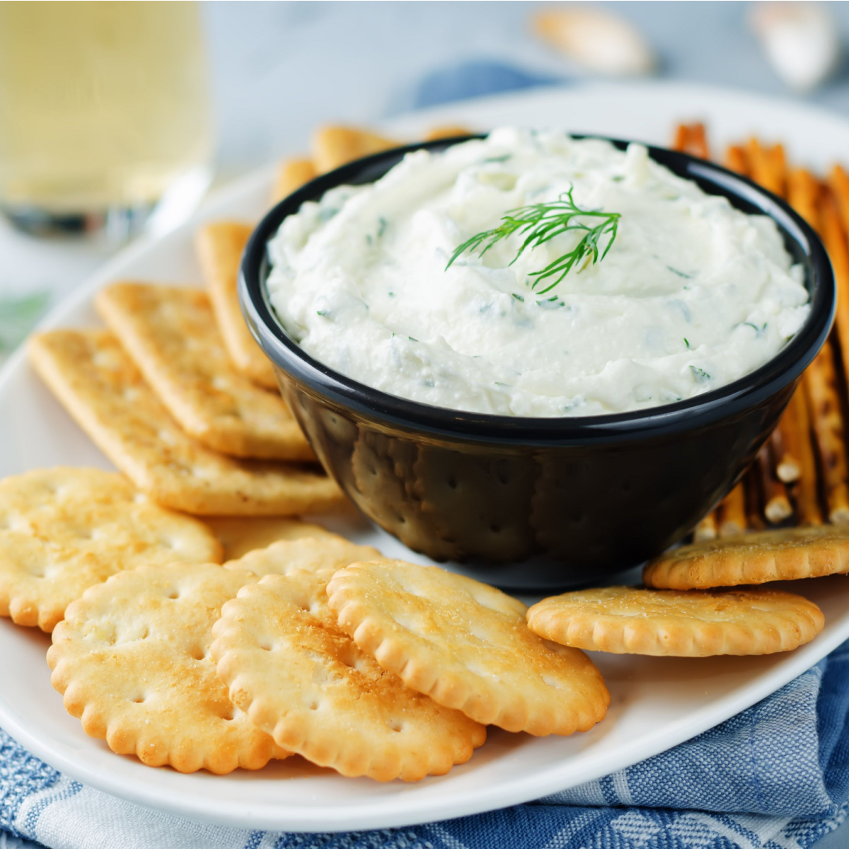 crackers with feta cheese