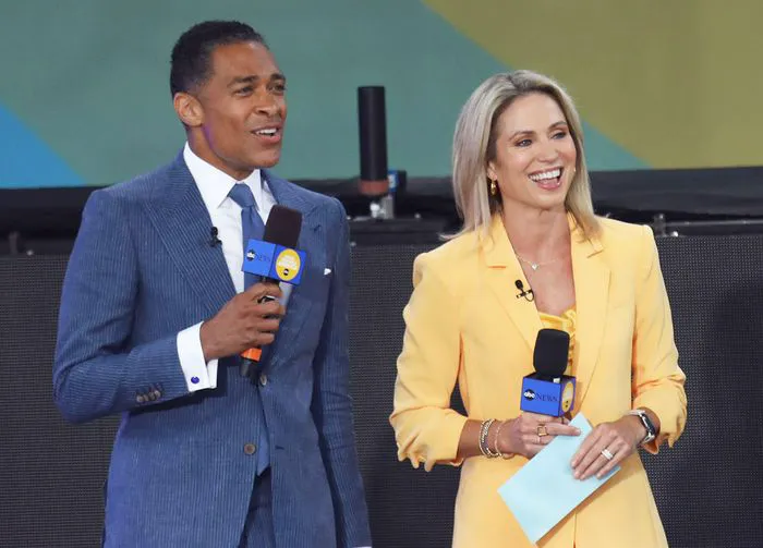 Amy Robach T.J. Holmes 2022 GMA
