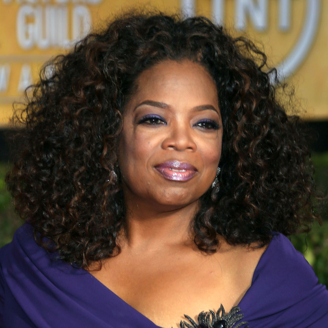 Oprah Winfrey, 69, shows off skinnier-than-ever waist in tight white dress  at the Smithsonian after drastic weight loss