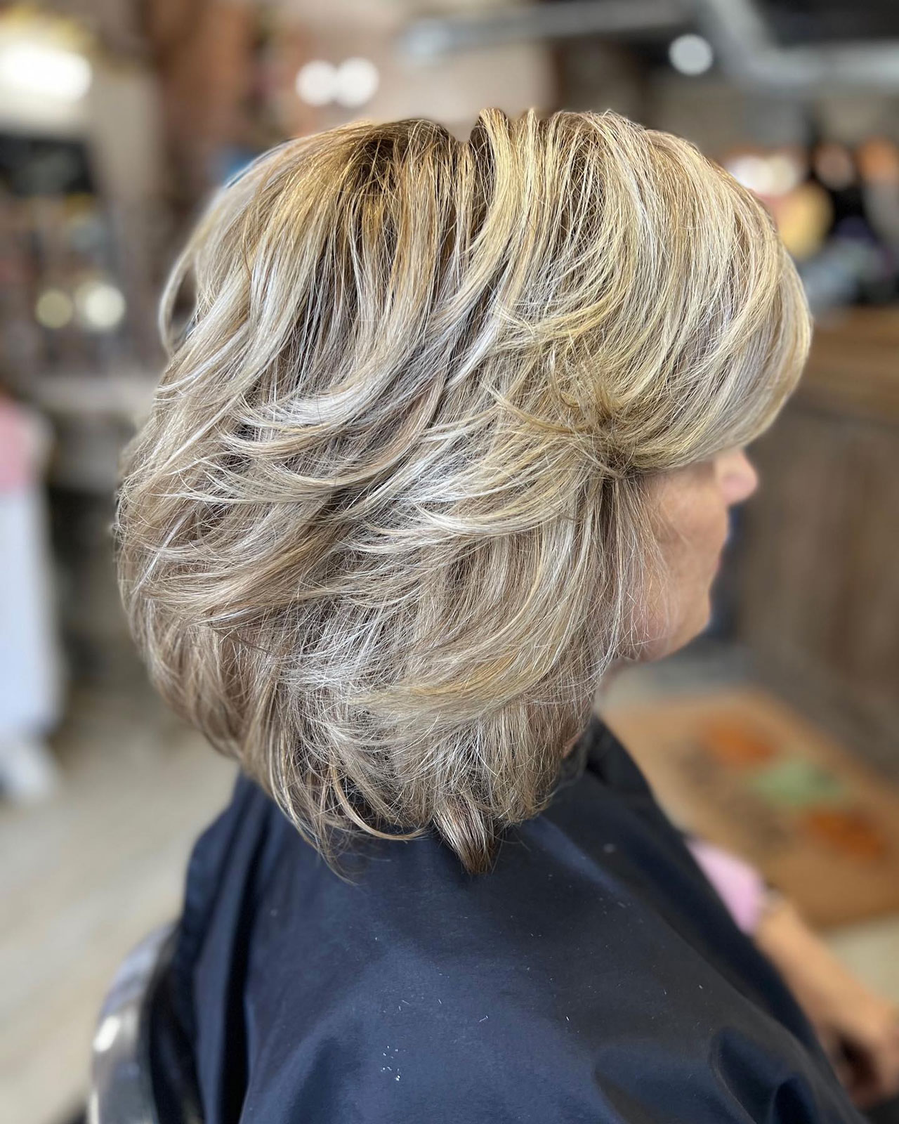 Stylists Share The 4 Best Shoulder-Length Hairstyles For Women Over 40 ...
