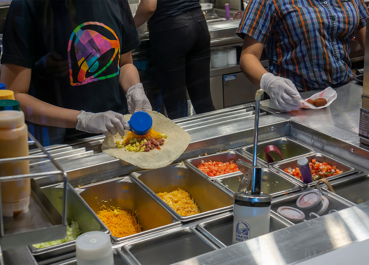 taco bell food assembly line