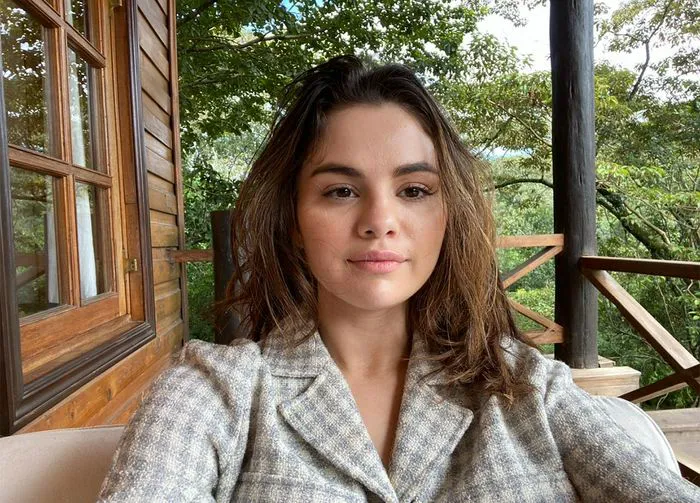 Selena Gomez natural selfie without makeup on Instagram, 2024.