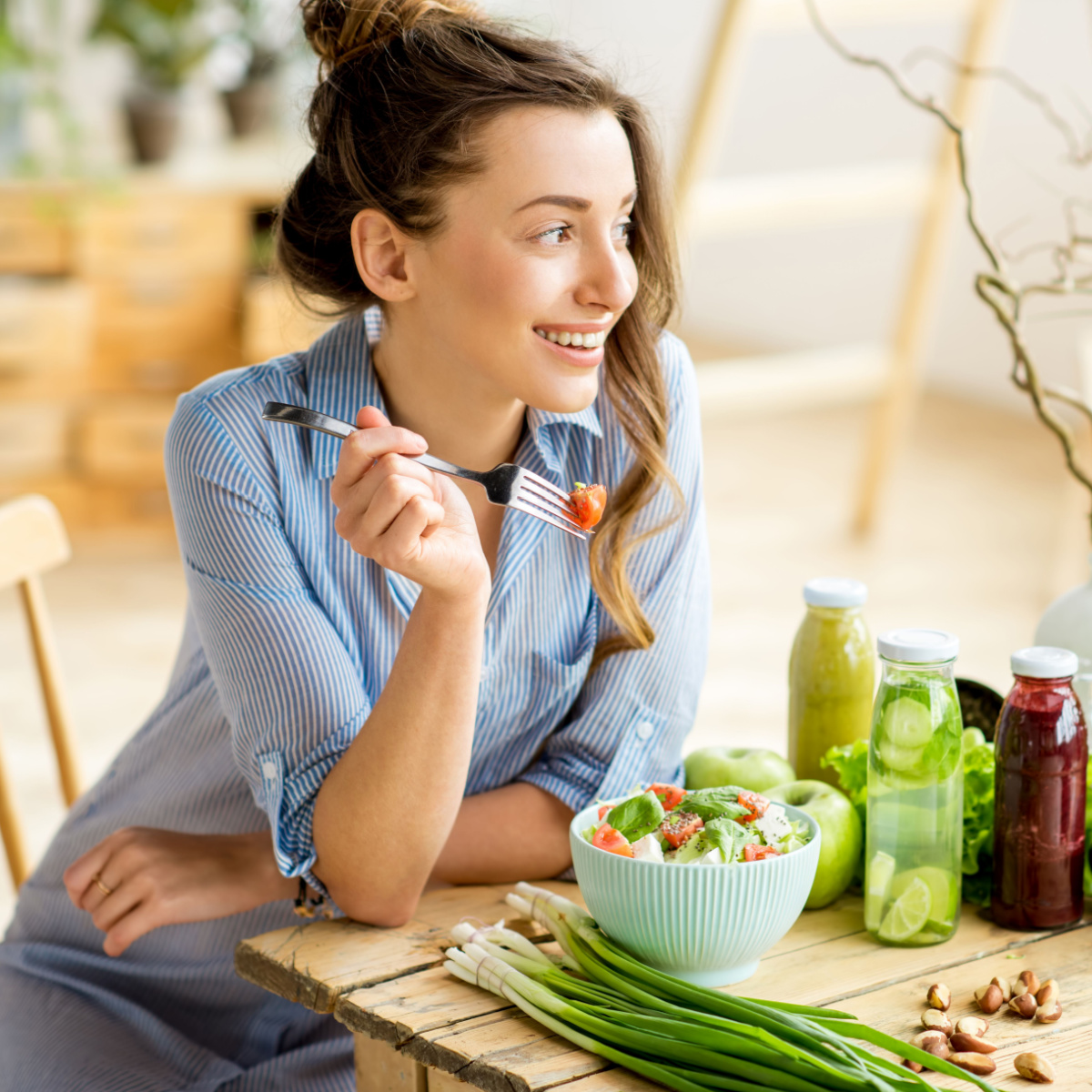 woman eating healthy