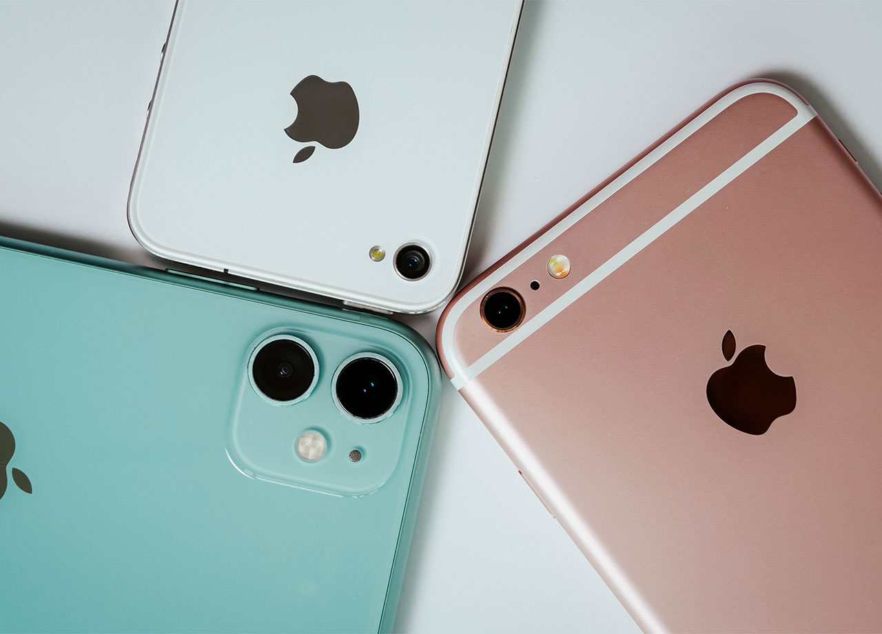 teal-white-pink-iphone
