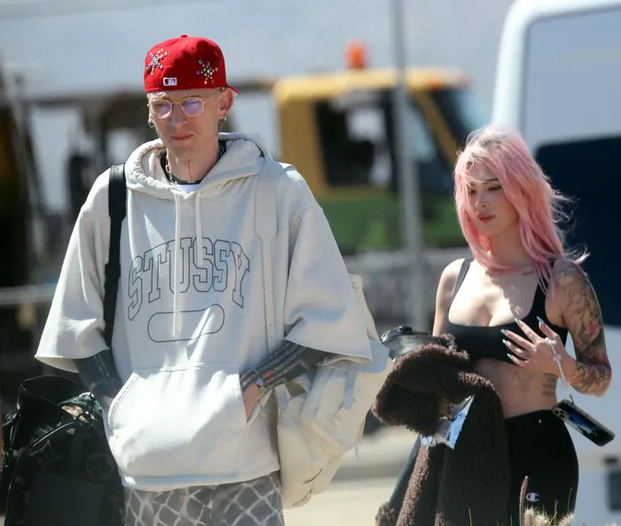megan fox and mgk arriving in mexico
